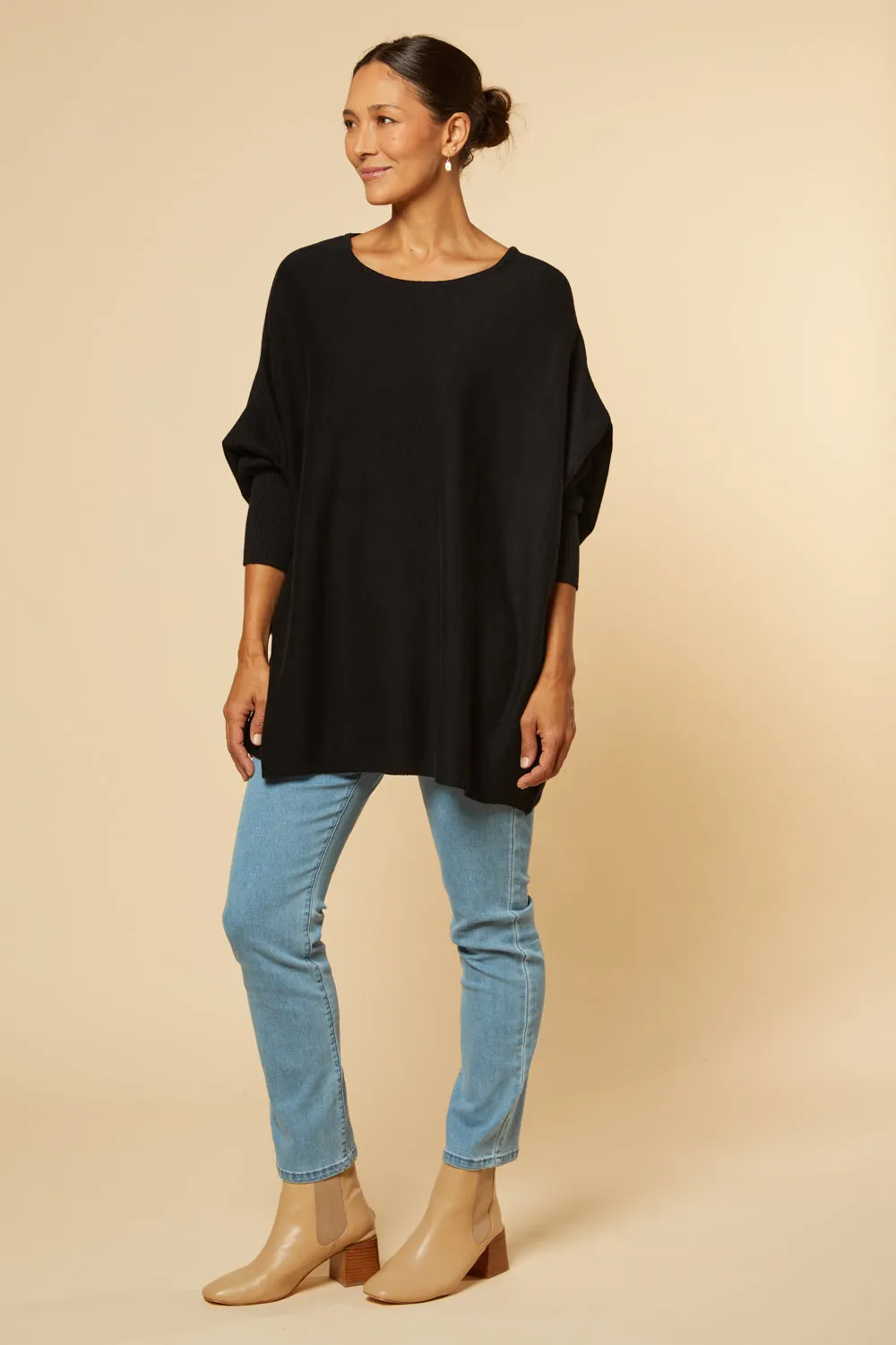 Mia Oversized Jumper in Black