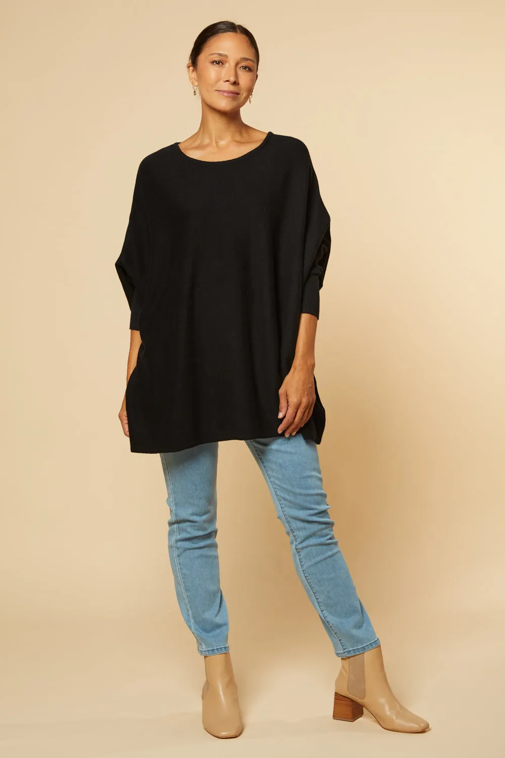 Mia Oversized Jumper in Black